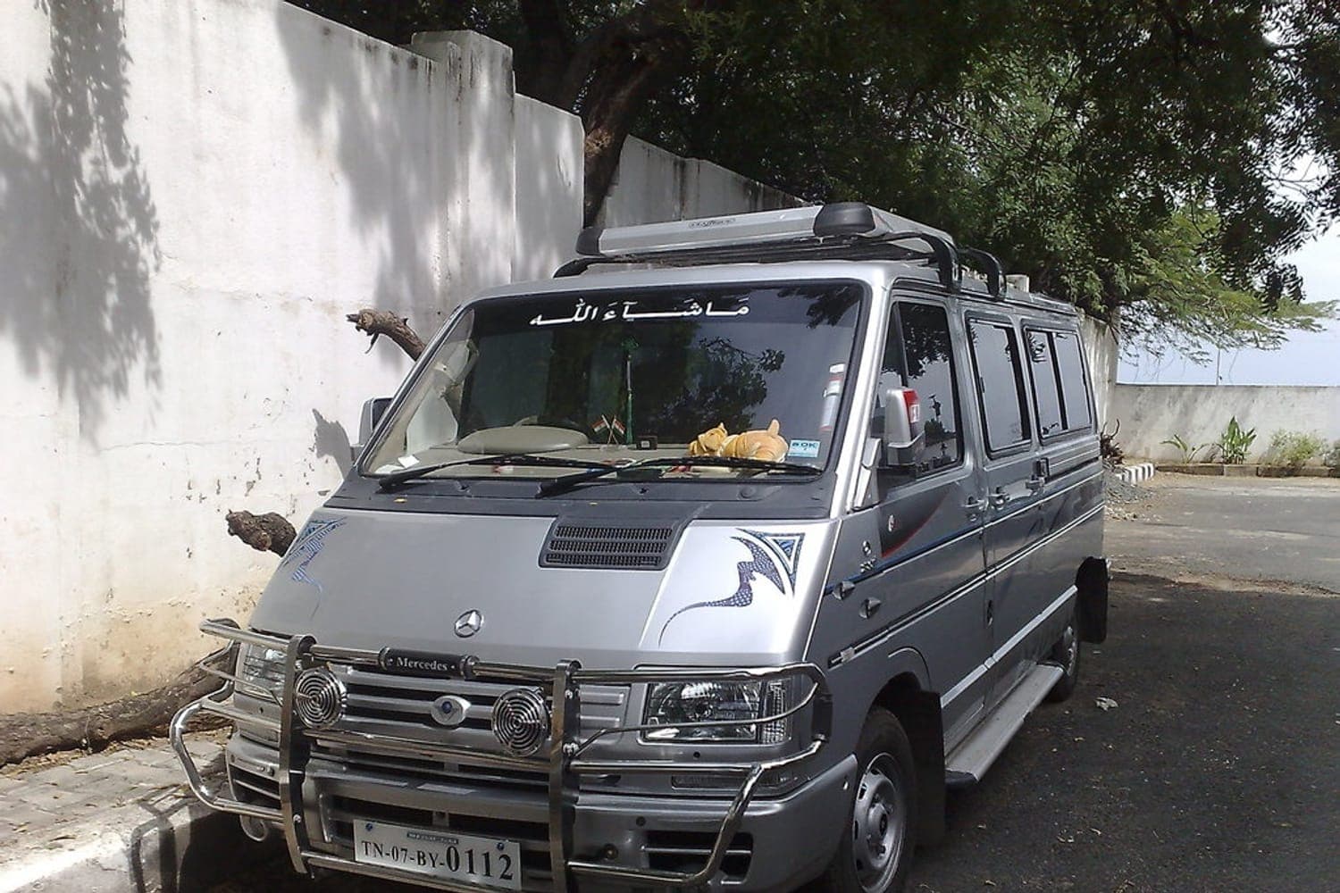 Tata Winger 13-Seater